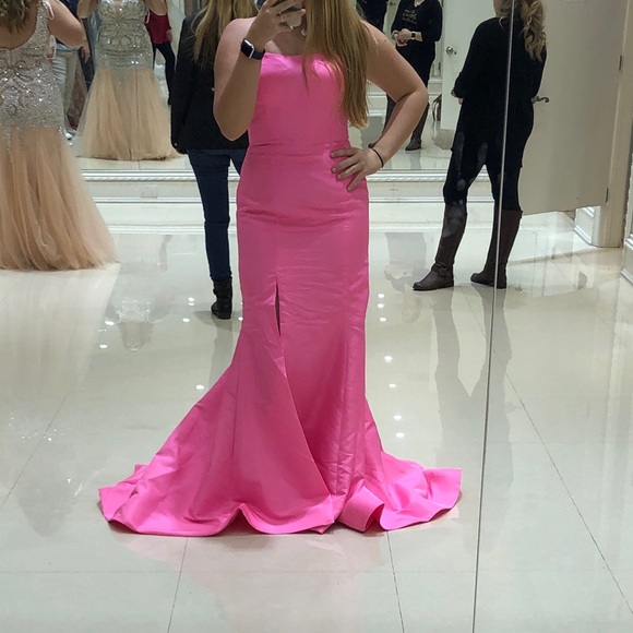 Sherri Hill Strapless Taffeta Corset Gown Spring 2020 Collection - Picture 4 of 5